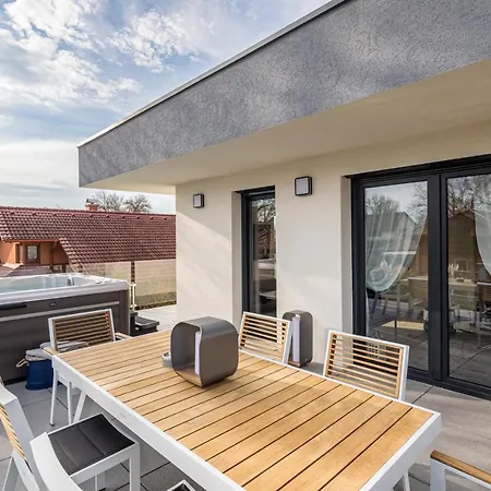 Balatonic Sky Apartament *